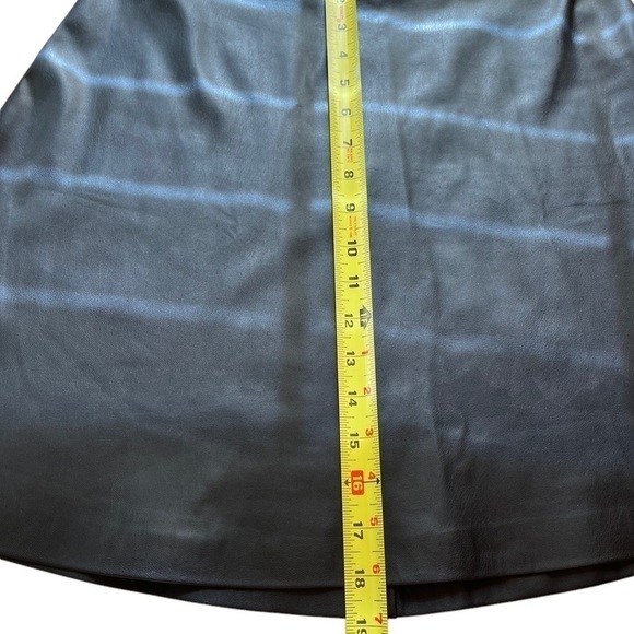 Dynamite A-Line Black Faux Leather Mini- Skirt EUC - Picture 8 of 11